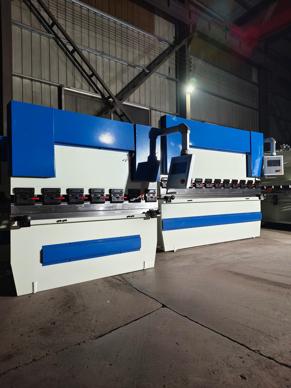 Press Brake Rental Cost USA | Temporary CNC Bending Capacity rental-style equipment capacity review for fabrication shops needing temporary production support