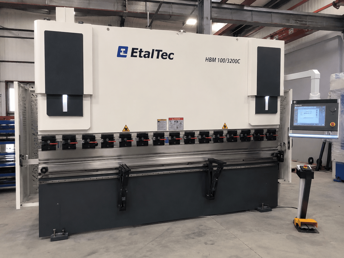 UmproTech EtalTec HBM 100/3200C DA53T 100 Ton x 10 ft CNC Press Brake USA - UmproTech
